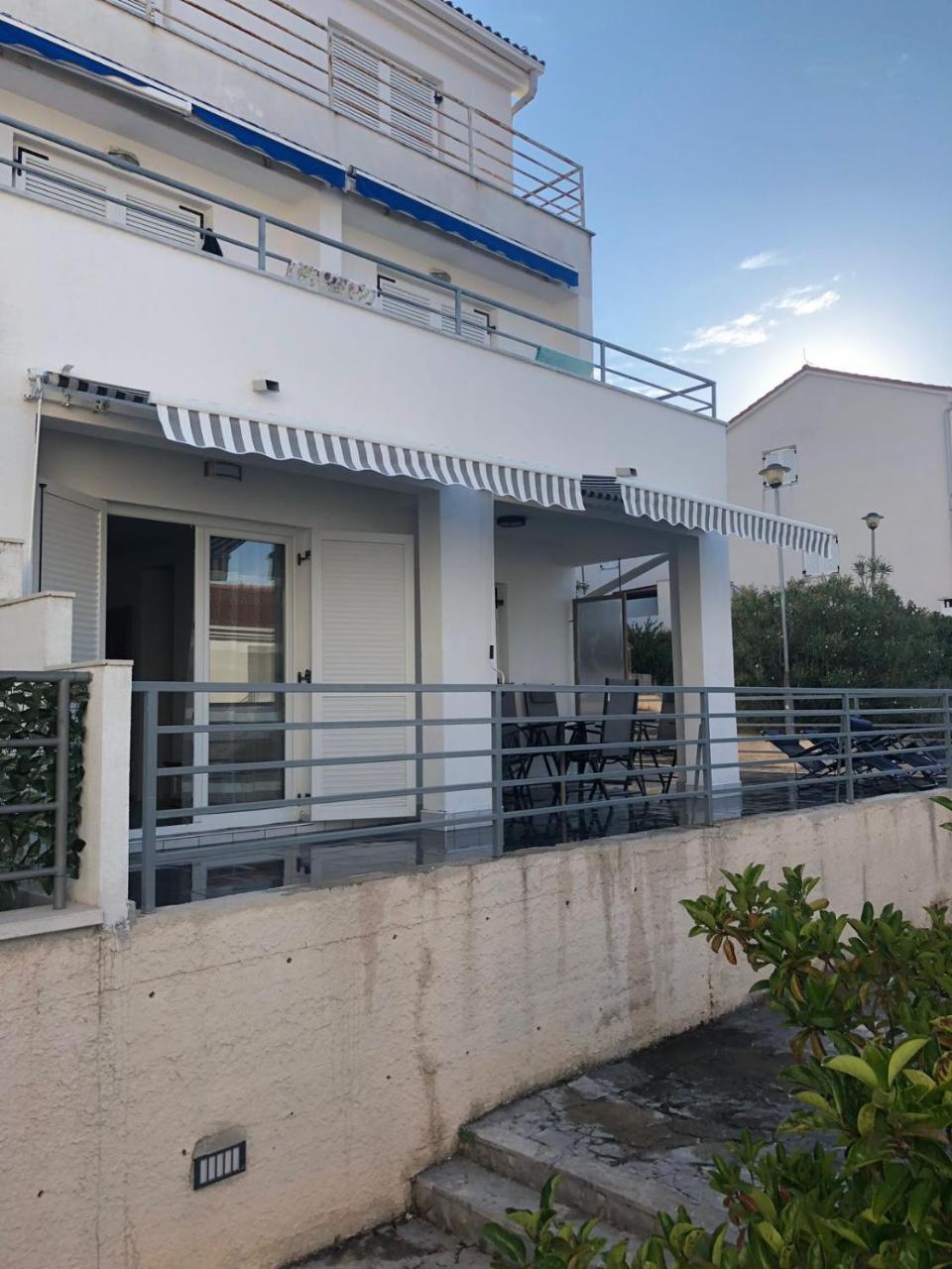 Apartman Ylli Nečujam المظهر الخارجي الصورة
